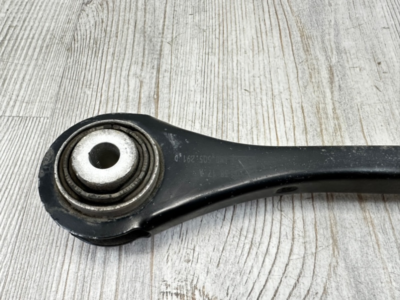 Рычаг подвески поперечный задний левый Q7 2015- 4M