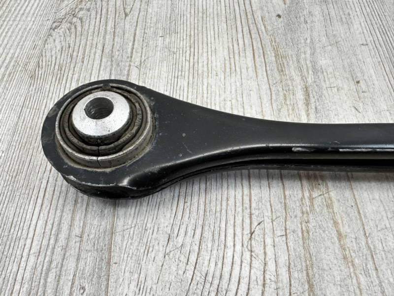 Рычаг подвески поперечный задний левый Q7 2015- 4M