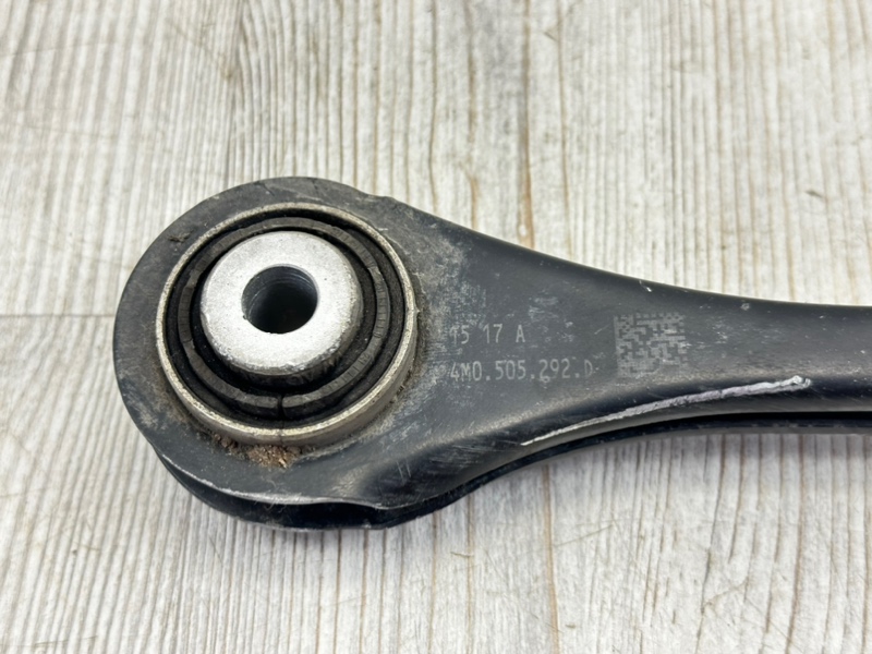 Рычаг подвески поперечный задний правый Q7 2015- 4M