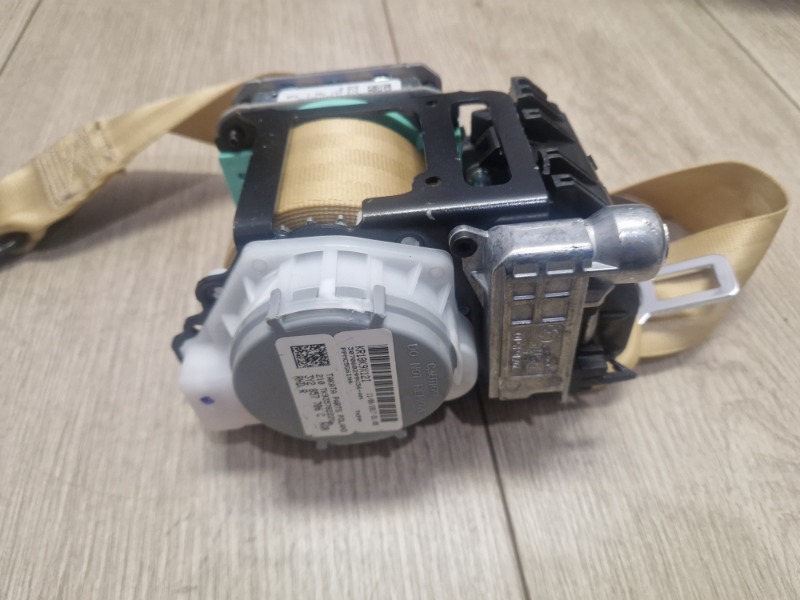 Ремень безопасности с пиропатроном правый Bentley Mulsanne 3Y