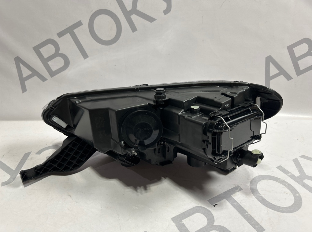 Фара правая VA3 2019- 1