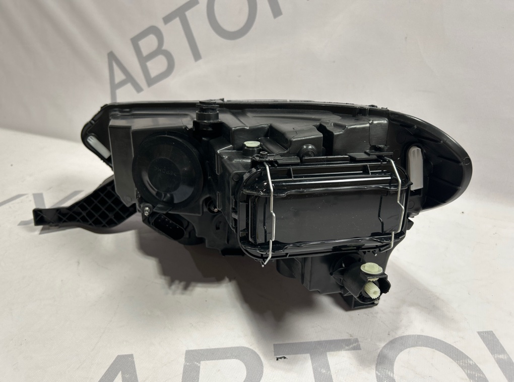 Фара правая VA3 2019- 1