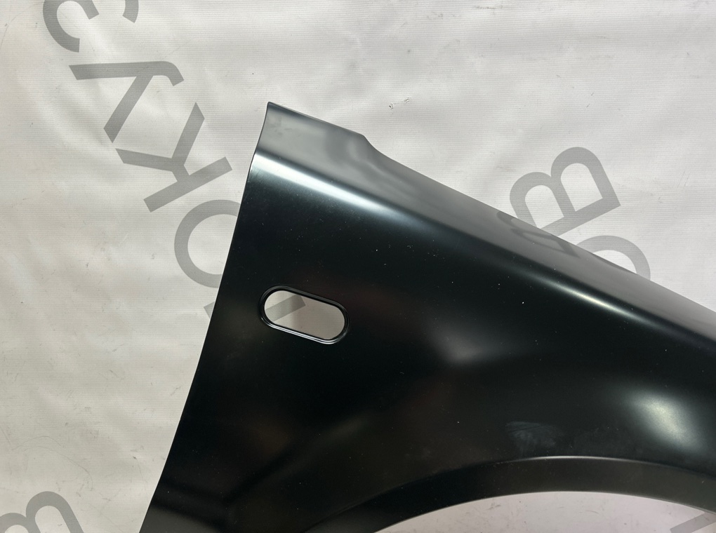 Крыло переднее правое Passat 2000-2005 B5