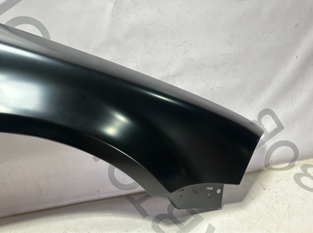 Крыло переднее правое Passat 2000-2005 B5