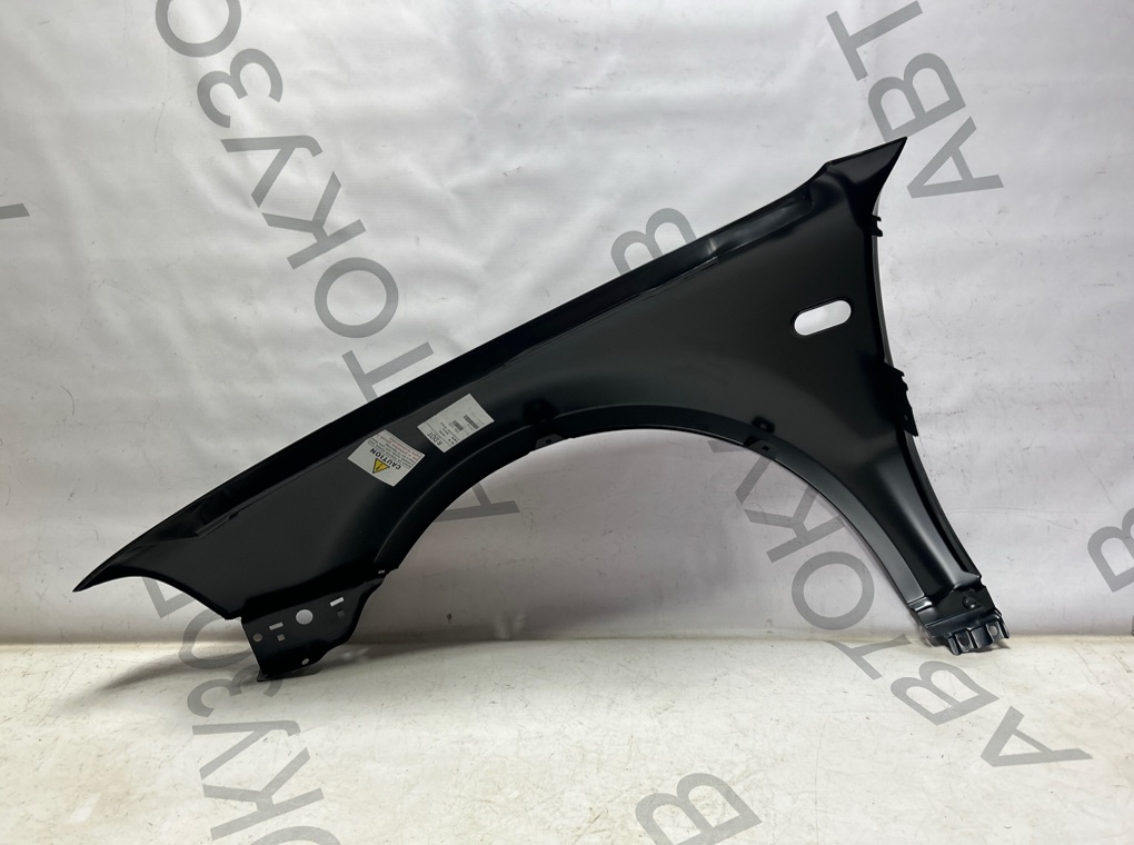 Крыло переднее правое Passat 2000-2005 B5