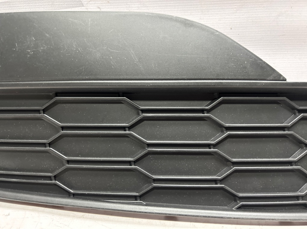 Решетка в бампер правая Rapid 2020- 2