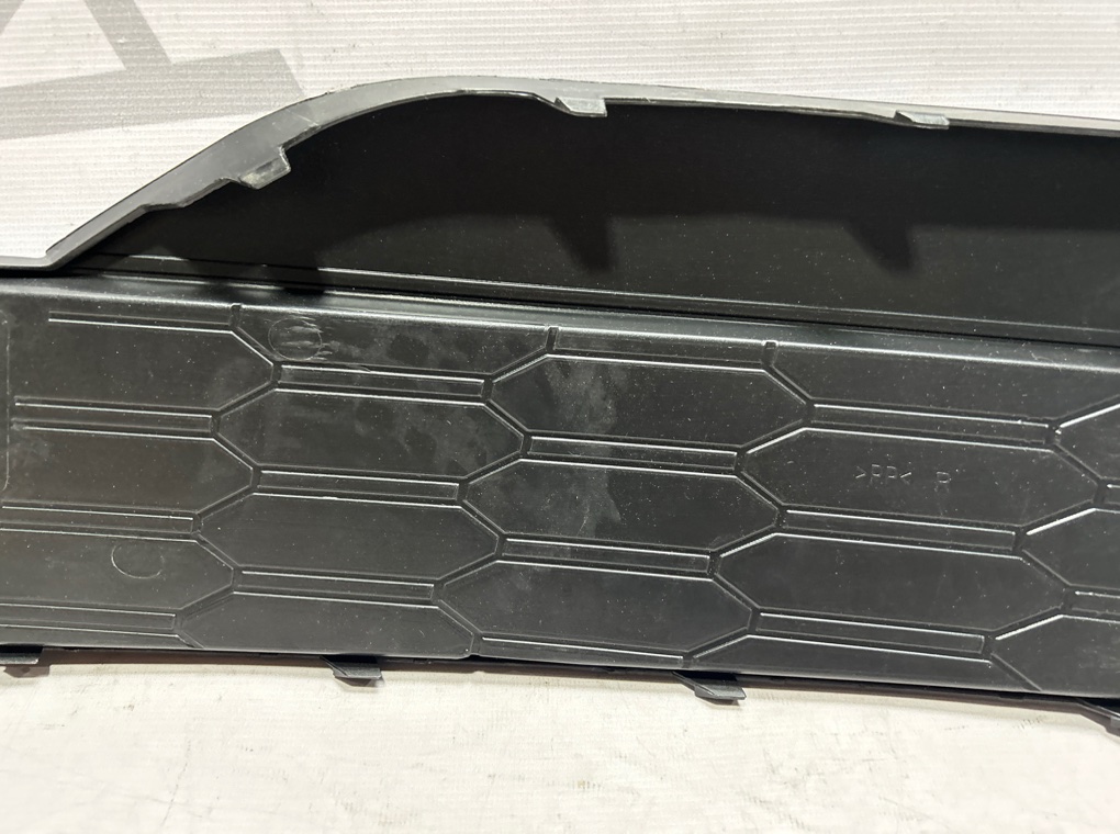 Решетка в бампер правая Rapid 2020- 2