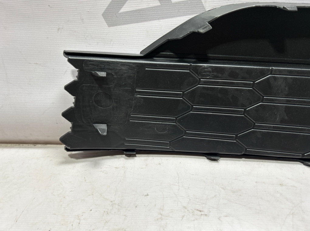 Решетка в бампер правая Rapid 2020- 2