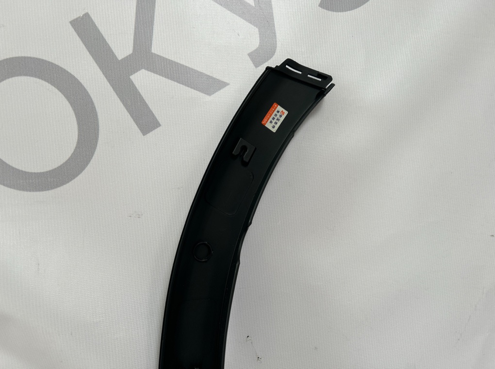 Накладка переднего бампера правая SX4 2006-2013