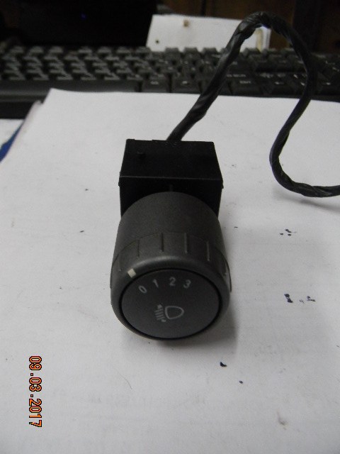 Кнопка многофункциональная SsangYong Kyron 2005 8136009110 Б/У