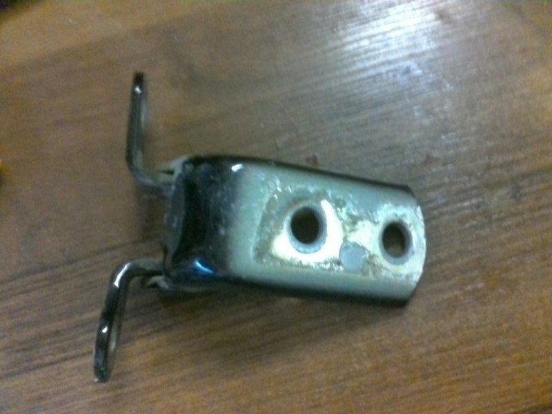 Петля двери задняя левая solano 2010 Петля двери задняя левая solano 2010