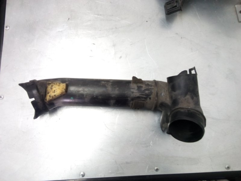 Патрубок воздушного фильтра Renault Megane 2 2008 1.6 8200231859 Б/У