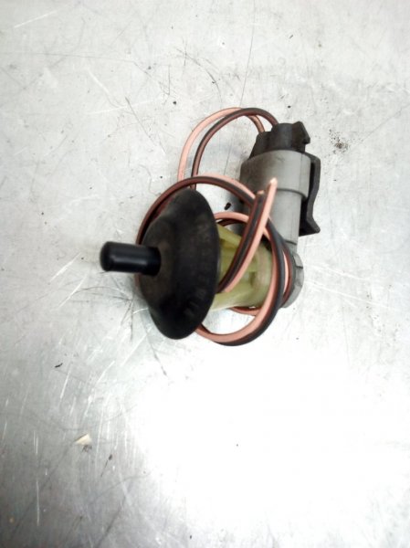 Выключатель концевой Megane 2 2008 1.6 Выключатель концевой Megane 2 2008 1.6