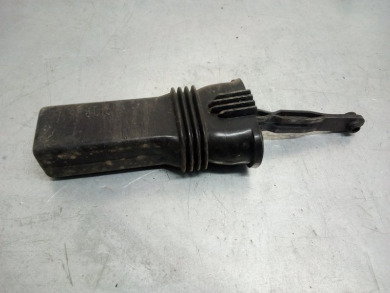 Ограничитель двери передний Nissan Skyline 1993-1998 33 824302U110 Б/У