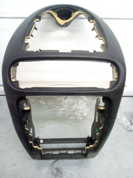 Запчасть консоль Porsche Cayenne 2003-2010 7L5858085B/C Б/У Консоль Porsche Cayenne 2003-2010 7L5858085B/C Б/У