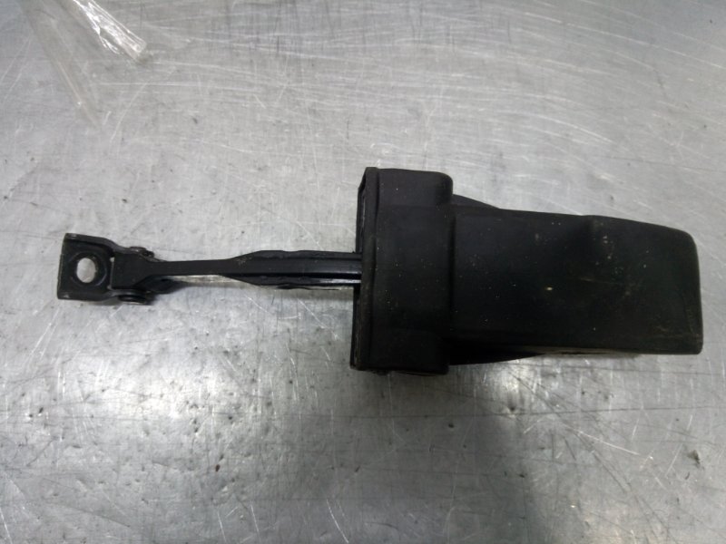 Запчасть ограничитель двери задний левый Audi Q7 2015- 4M 3.0 TDI 4M0839249 Б/У Ограничитель двери задний левый Audi Q7 2015- 4M 3.0 TDI 4M0839249 Б/У