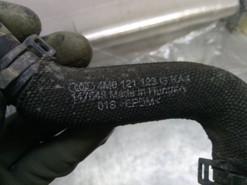 Патрубок системы охлаждения Q7 2015- 4M 3.0 TDI