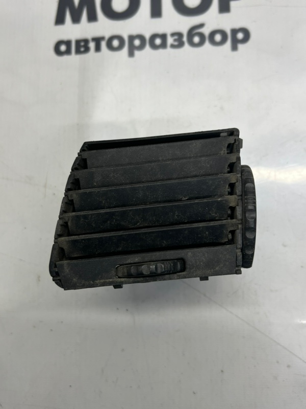 Запчасть дефлектор воздуховода правый Chery Bonus A13/ ZAZ Forza 2011 SQR477F A135305080DA Б/У Дефлектор воздуховода правый Chery Bonus A13/ ZAZ Forza 2011 SQR477F A135305080DA Б/У