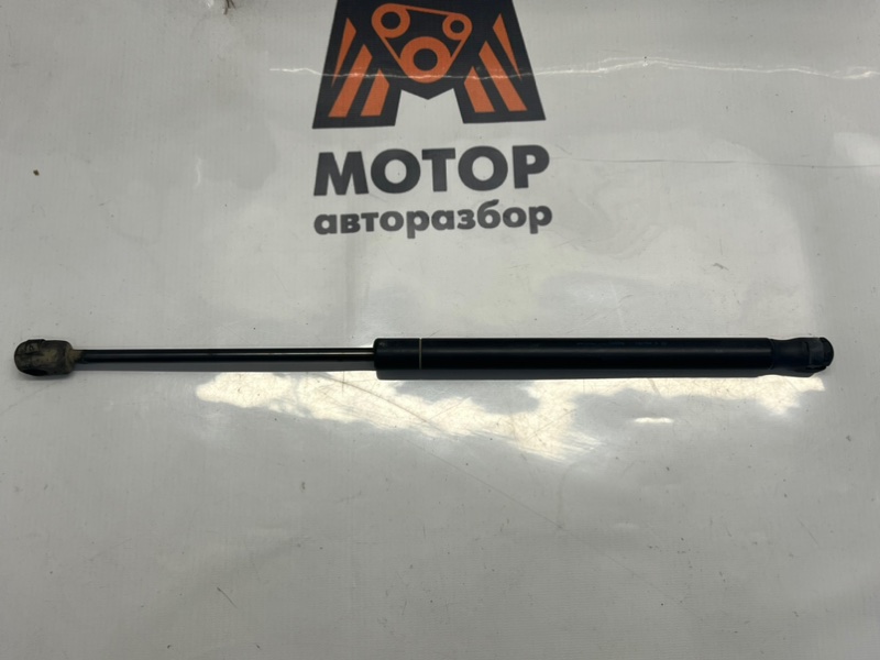 Амортизатор багажника Renault Megane 2 2004 8200051750 Б/У