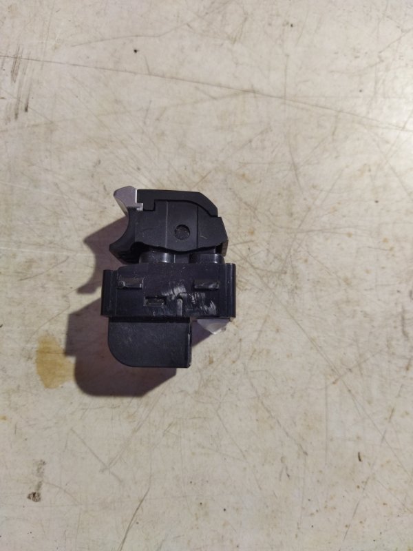 Кнопка стеклоподъемника задняя левая Q7 2015- 4M 3.0 TDI