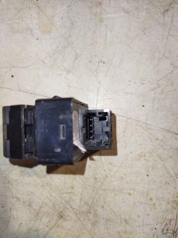 Кнопка стеклоподъемника задняя левая Q7 2015- 4M 3.0 TDI