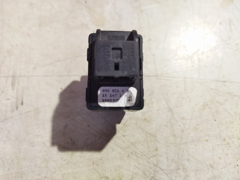 Кнопка стеклоподъемника задняя левая Q7 2015- 4M 3.0 TDI