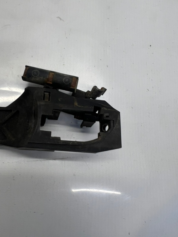 Кронштейн ручки задний левый Chery Bonus A13/ ZAZ Forza SQR477F