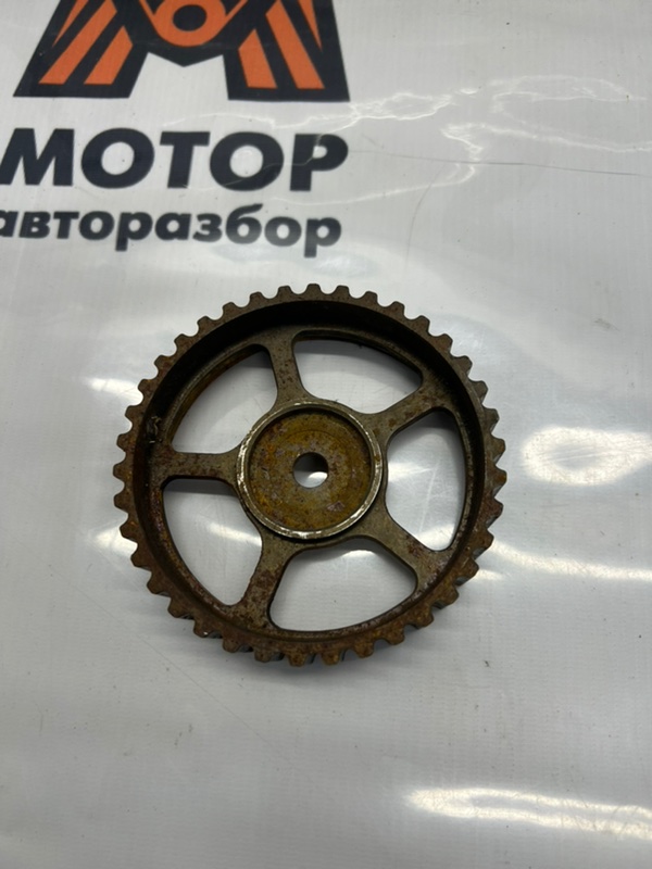 Шестерня (шкив) распредвала Ford Focus 2 2005-2012 1072045 Б/У