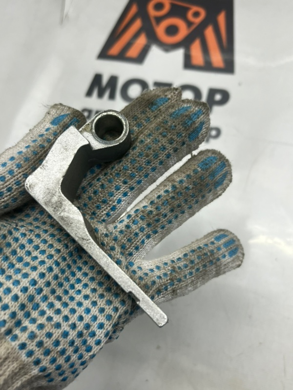 Петля двери передняя правая Ford Focus 3 Хетчбэк 1.6 105 Л.С.