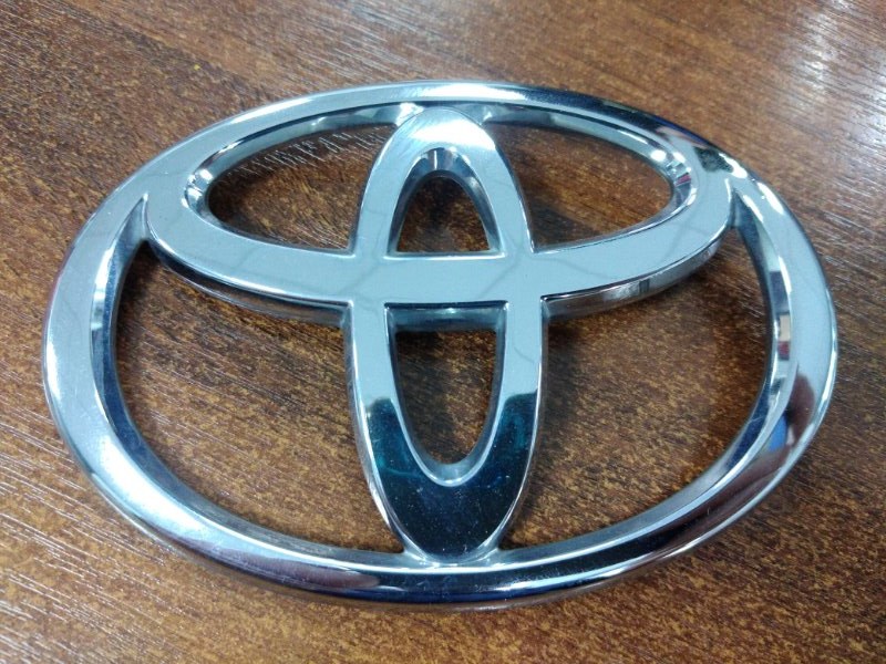 Эмблема Toyota Corolla Runx NZE121 1NZ-FE 2002 задняя