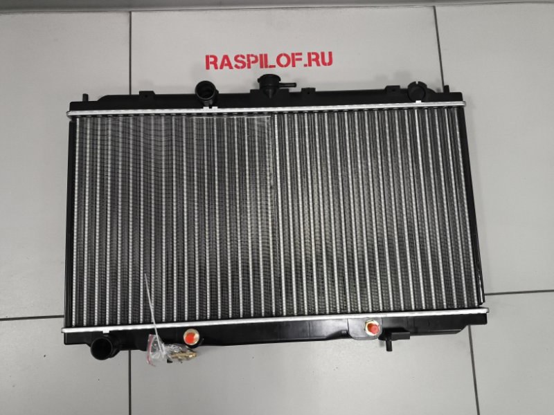 Радиатор двигателя Nissan Primera P12 QR20DE 2002