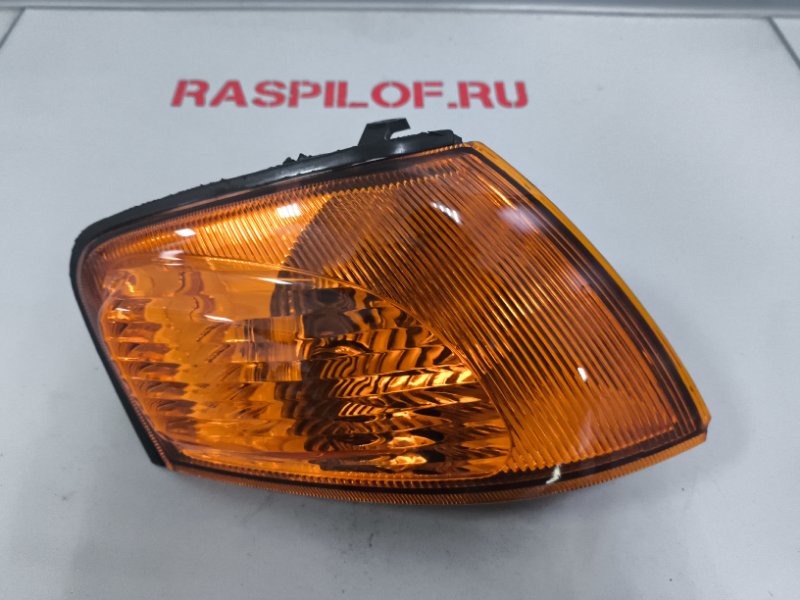 Поворотник Nissan Wingroad WHY11 2000 передний правый