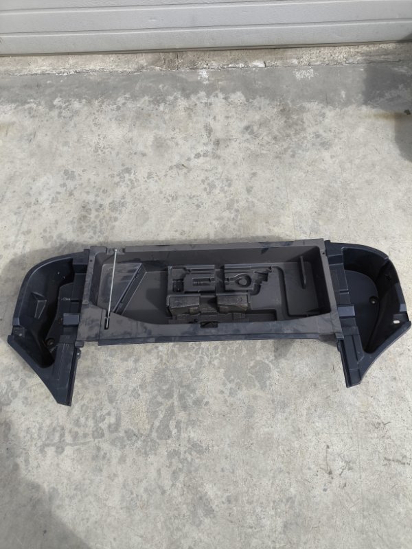 Контейнер в багажник Toyota Harrier MCU35 1MZ-FE 2003