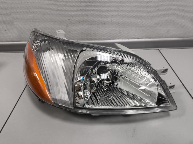 Фара Toyota Platz NCP12 2000 передняя правая