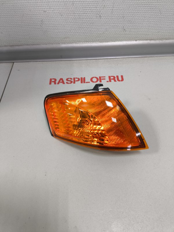 Поворотник Nissan Wingroad WHY11 2000 передний правый