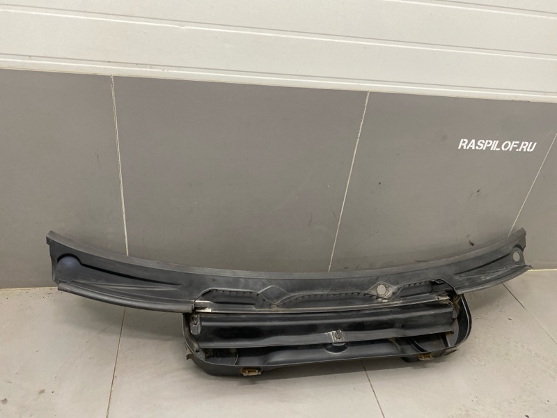 Решетка под дворники ( жабо) Bmw X3 E83 N52B30 2007