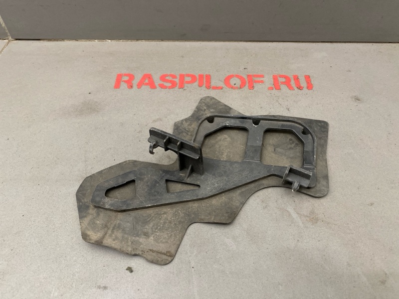 Решетка под дворники ( жабо) Toyota Wish ZGE20