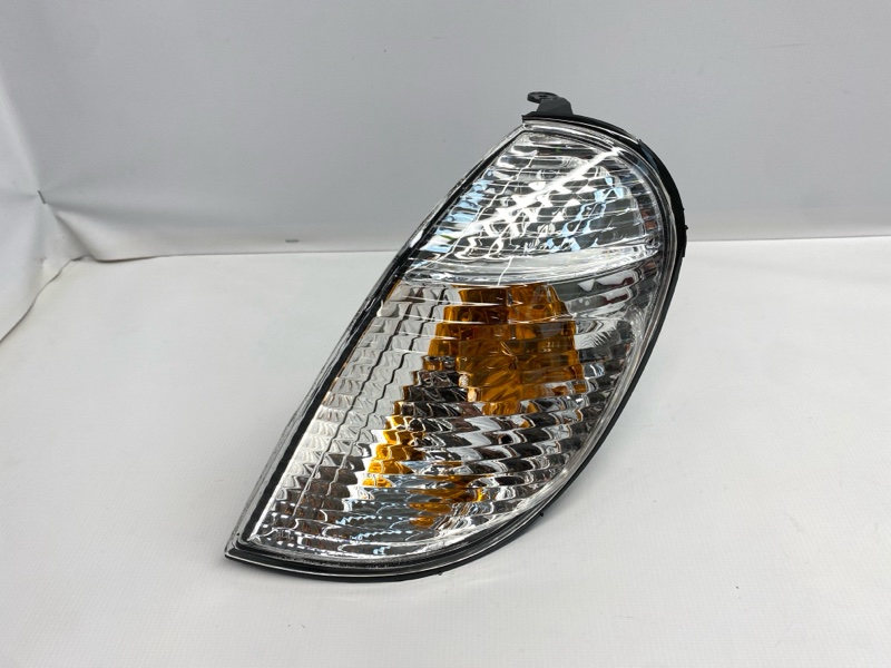 Поворотник Toyota NADIA SXN10 3SFE 1999 передний левый