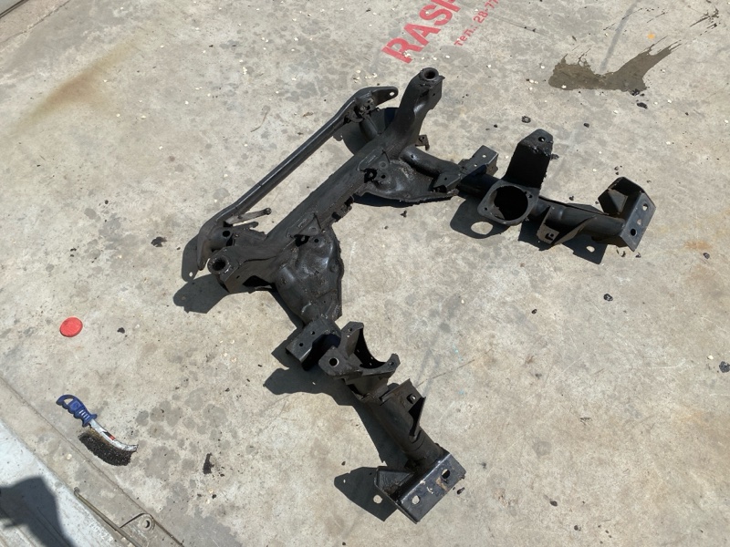 Балка подвески BMW X3 E83 N52B30 2007 передняя (б/у)