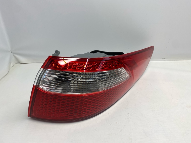Фонарь стоп-сигнала KIA RIO QB 2012 задний правый