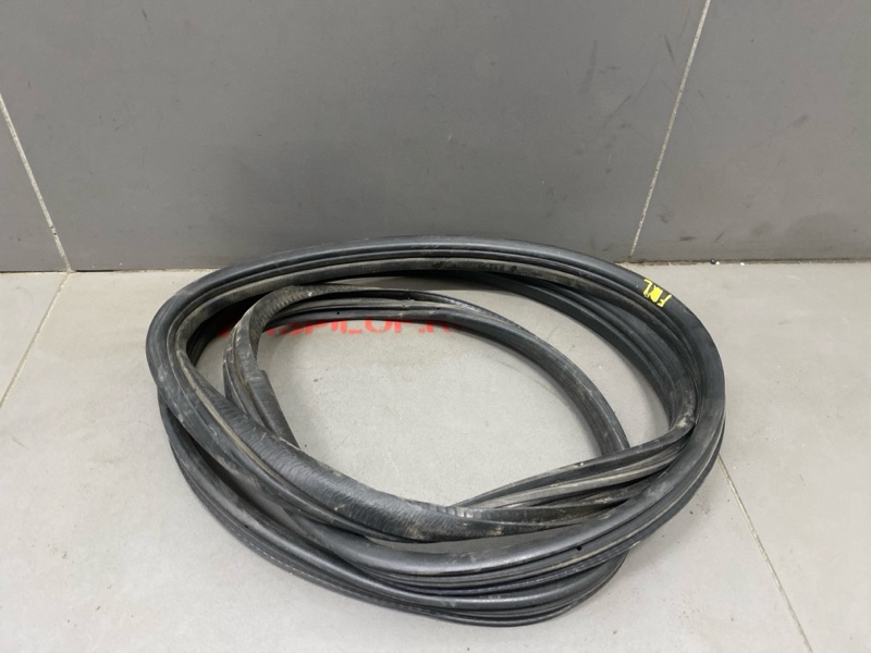 Уплотнительная резинка боковой двери NISSAN Almera Classic B10 QG16 2008 задняя левая (б/у)