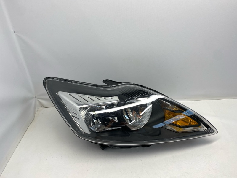 Фара FORD FOCUS CB4 2010 правая Фара FORD FOCUS CB4 2010 правая