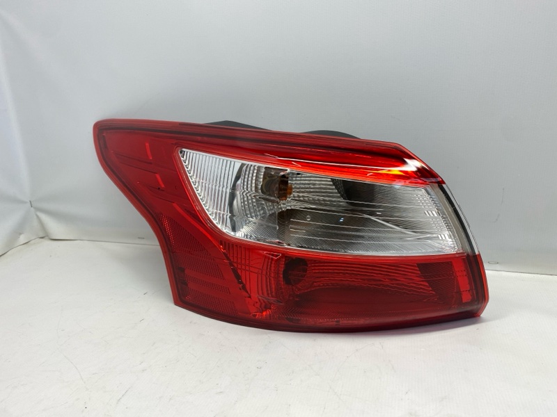 Фонарь стоп-сигнала FORD FOCUS CB8 2013 левый