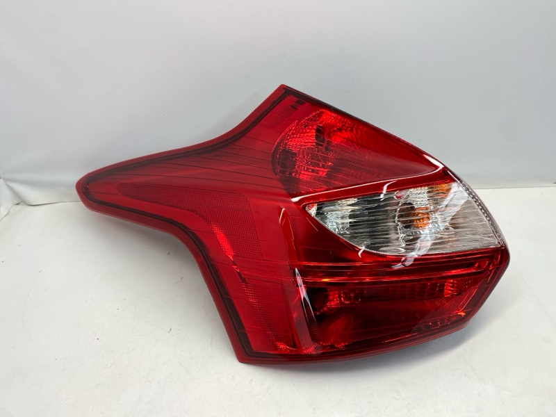 Фонарь стоп-сигнала FORD FOCUS CB8 2013 левый