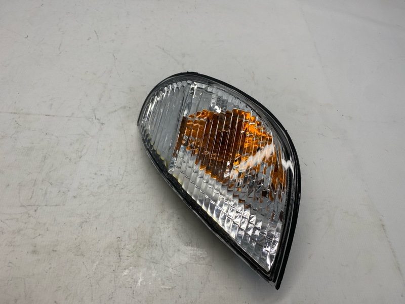 Поворотник Toyota NADIA SXN10 1999 передний левый
