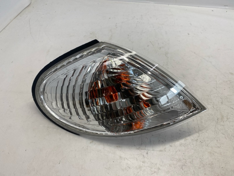 Поворотник NISSAN Almera N16 2003 правый