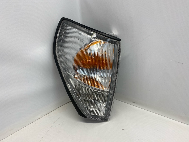 Поворотник Toyota Land Cruiser Prado KDJ90 2000 передний правый