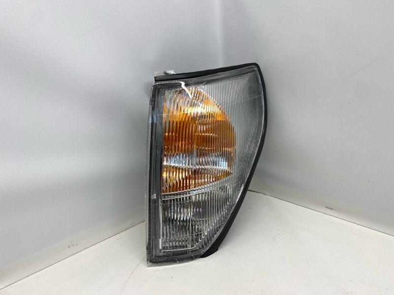 Поворотник Toyota Land Cruiser Prado KDJ90 2000 передний левый