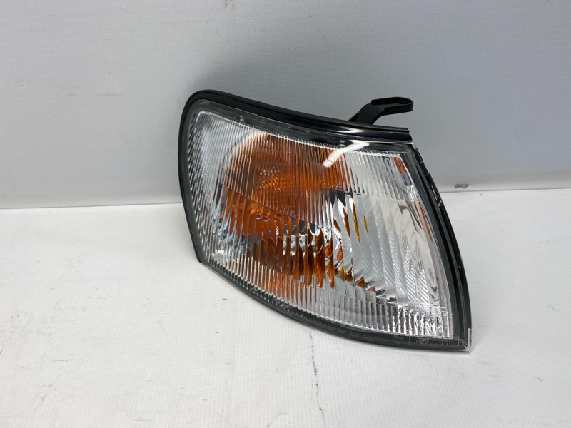 Поворотник Toyota Corona ST190 1994 правый