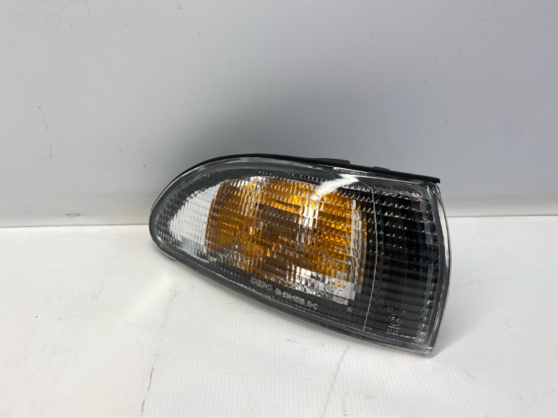 Поворотник Mitsubishi GALANT E52 1994 правый